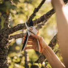 Секатор плоскостной металлический Plus P531 FISKARS